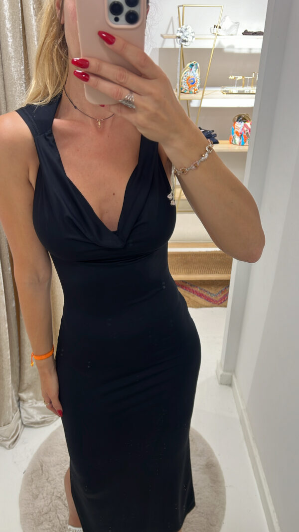 vestido capucha negro